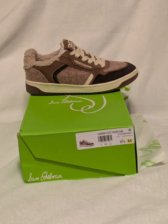 Sam Edelman Low-Top Sneaker in Taupe and Cream - Picture 4 of 8